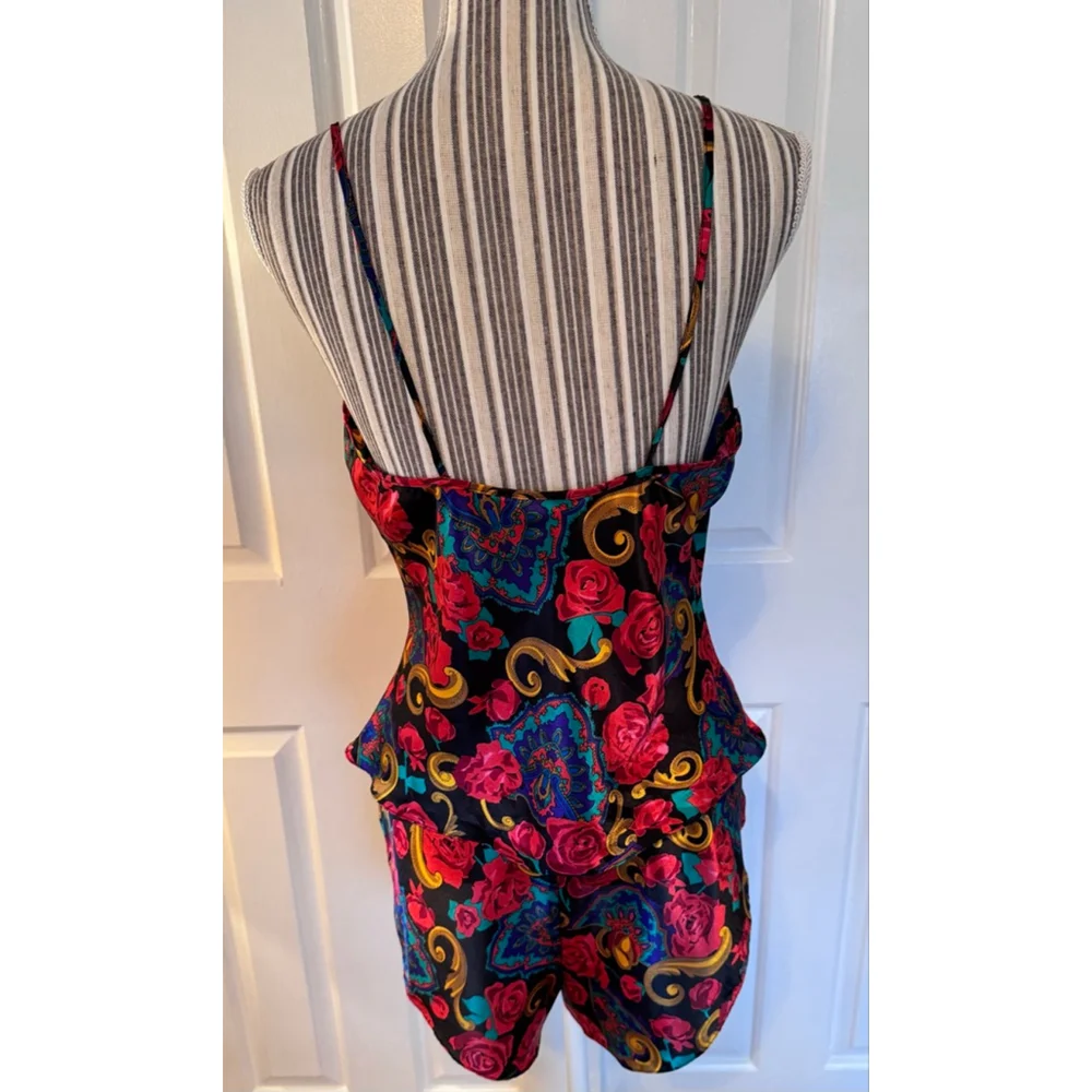Lingerie Cacique matching camisole and short set in vibrant red floral design
